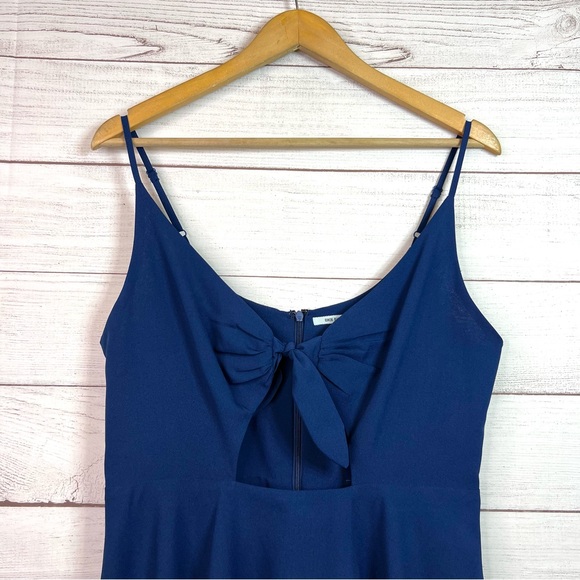 Urban Outfitters Kimchi Blue Navy Front Tie
Keyhole Skater Dress Size 6 - Picture 5 of 13